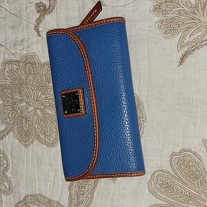 Dooney and Bourke Continental Pebble Grain Clutch Wallet